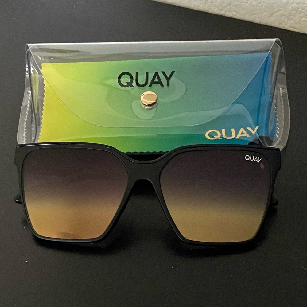 Quay black fades to gold mirrored sunglasses